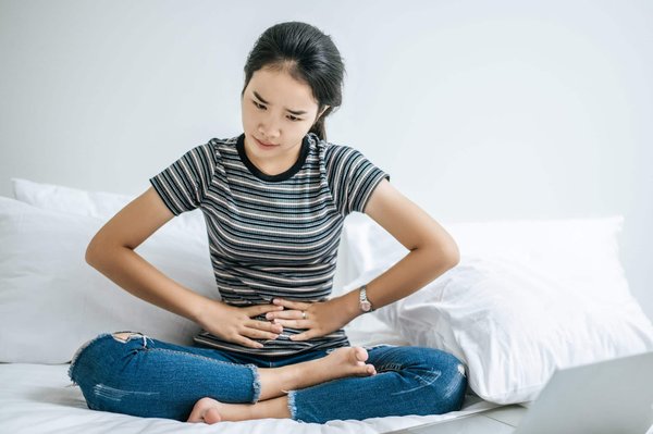 Hernie inguinale diagnostiquée : quelles sont les catégories d'aliments à éviter ?